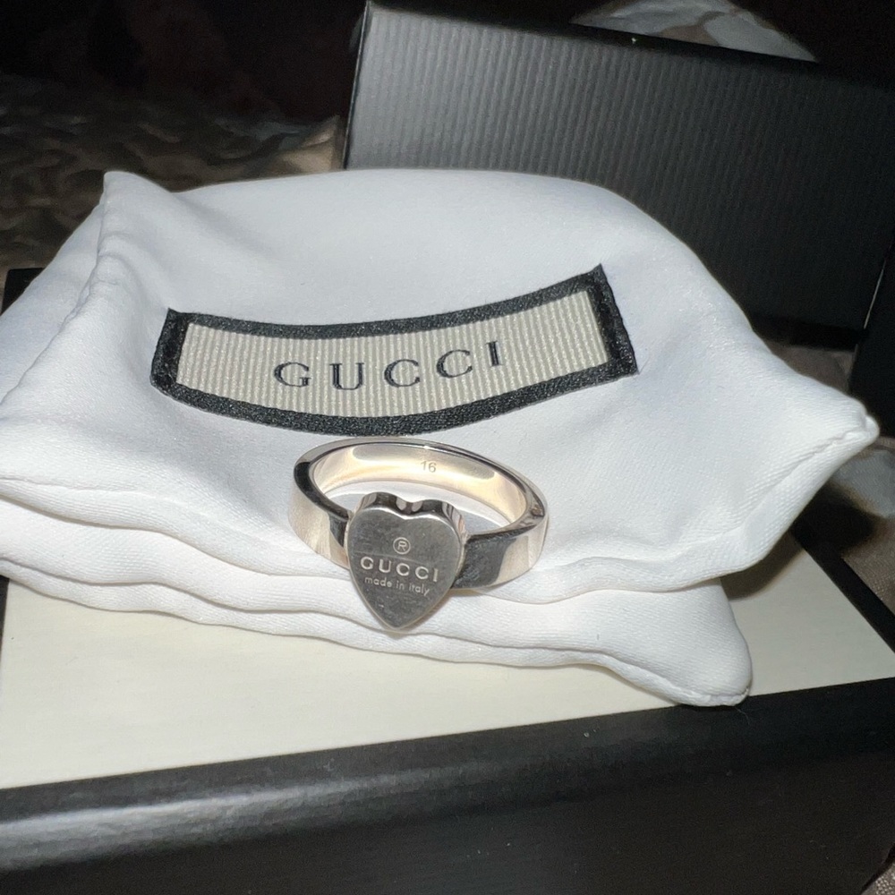 Gucci heart ring